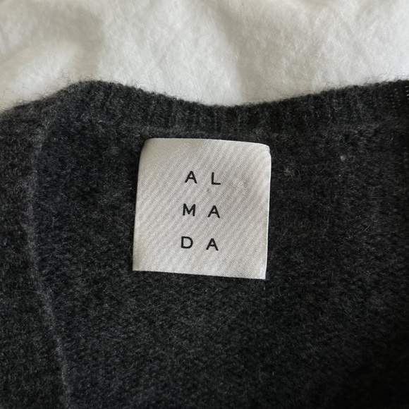 Rare Almada Label 100% Cashmere Coco Dark Grey cardigan size XS - Picture 3 of 9